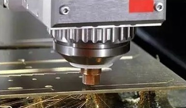 Fiber Laser vs CO2 Laser Cutting Processes: Choosing the Best Solution for Your Needs