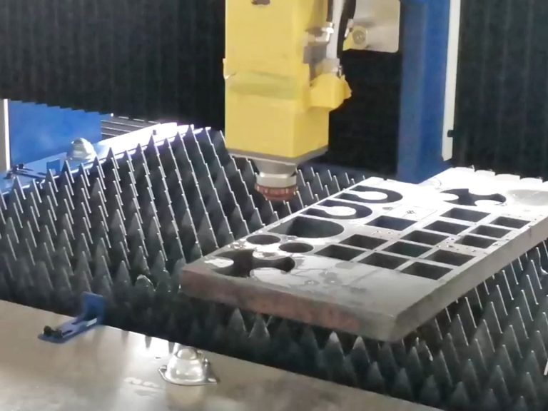 Precision laser cutting machine processing advantages of cutting carbon steel