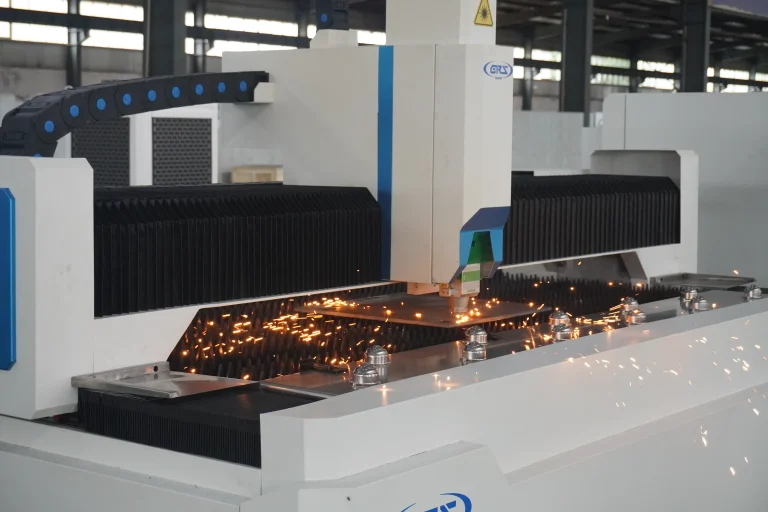How to operate a laser cutting machine？