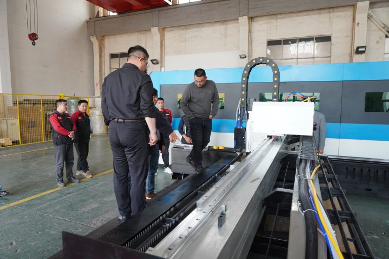 Korean Clients Visit Our Factory and Confirm Order for 40,000-Watt Laser Cutting Machine